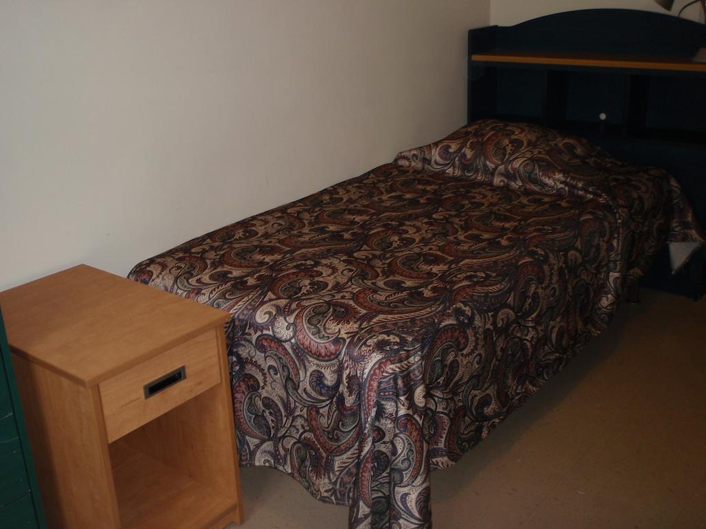 Royal Victoria College Residence Montreal Room photo